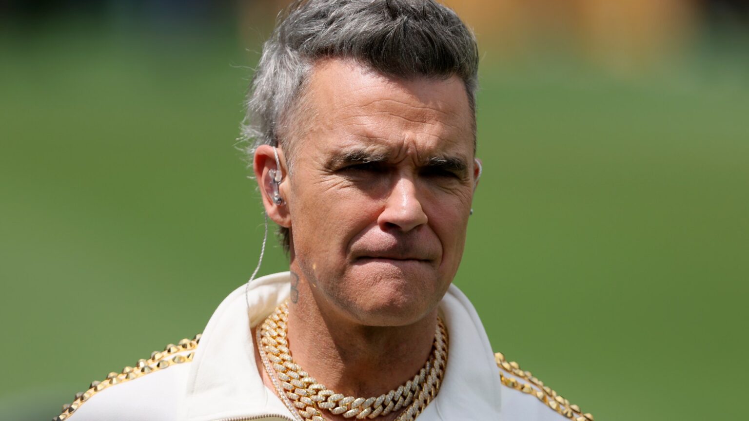 Robbie Williams required to cancel last trip gig over fear worries