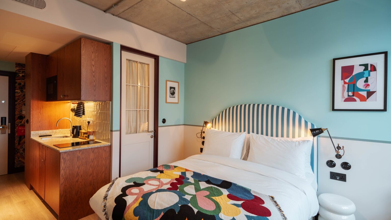 I remained at the London hotel with flower-themed spaces and popular market close by