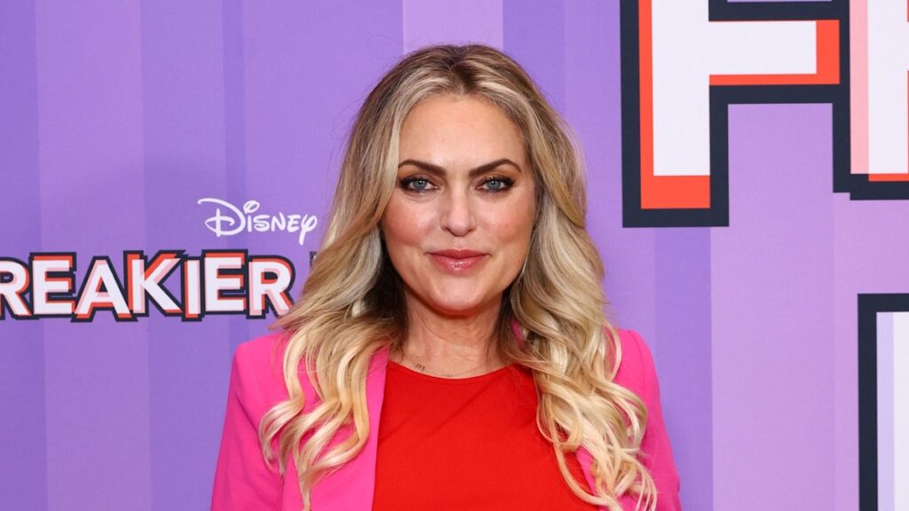 Everything about DWTS’ Elaine Hendrix’s cars and truck mishap and injury from over thirty years ago