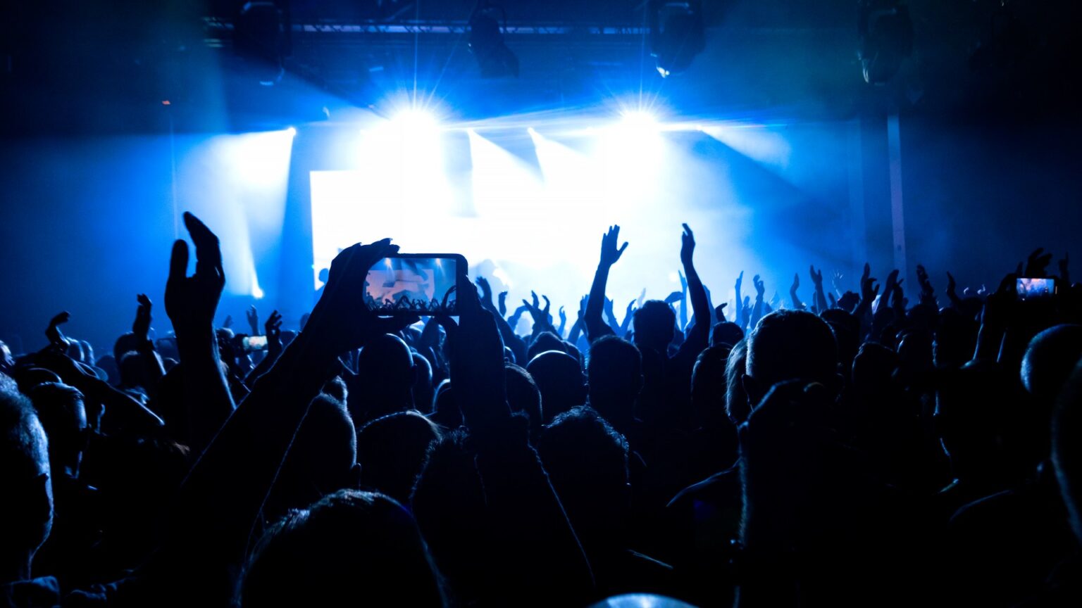 Big 00s pop group with 10 UK leading 40 hits making impressive return after 14 years Big 00s pop group with 10 UK leading 40 hits making impressive return after 14 years