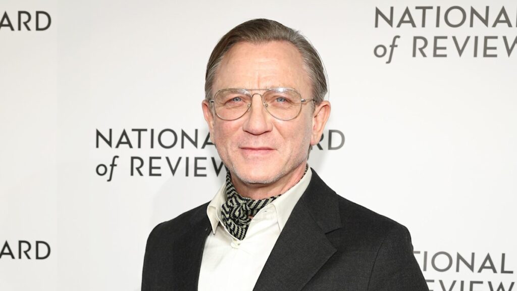 Daniel Craig reveals striking brand-new hair improvement at star-studded best