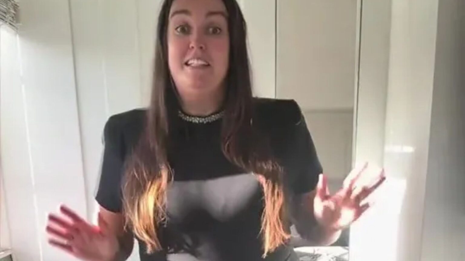 ‘The best little black gown’ for Christmas celebrations goes viral & it’s so glam ‘The best little black gown’ for Christmas celebrations goes viral & it’s so glam