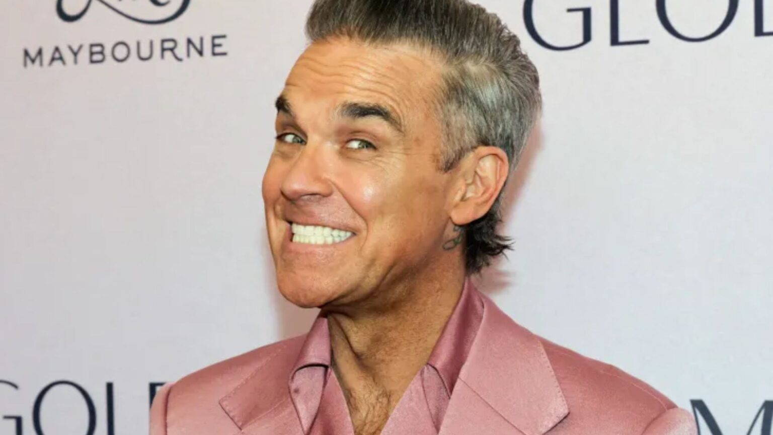 Robbie Williams prepares big profession modification as he compares himself to comics