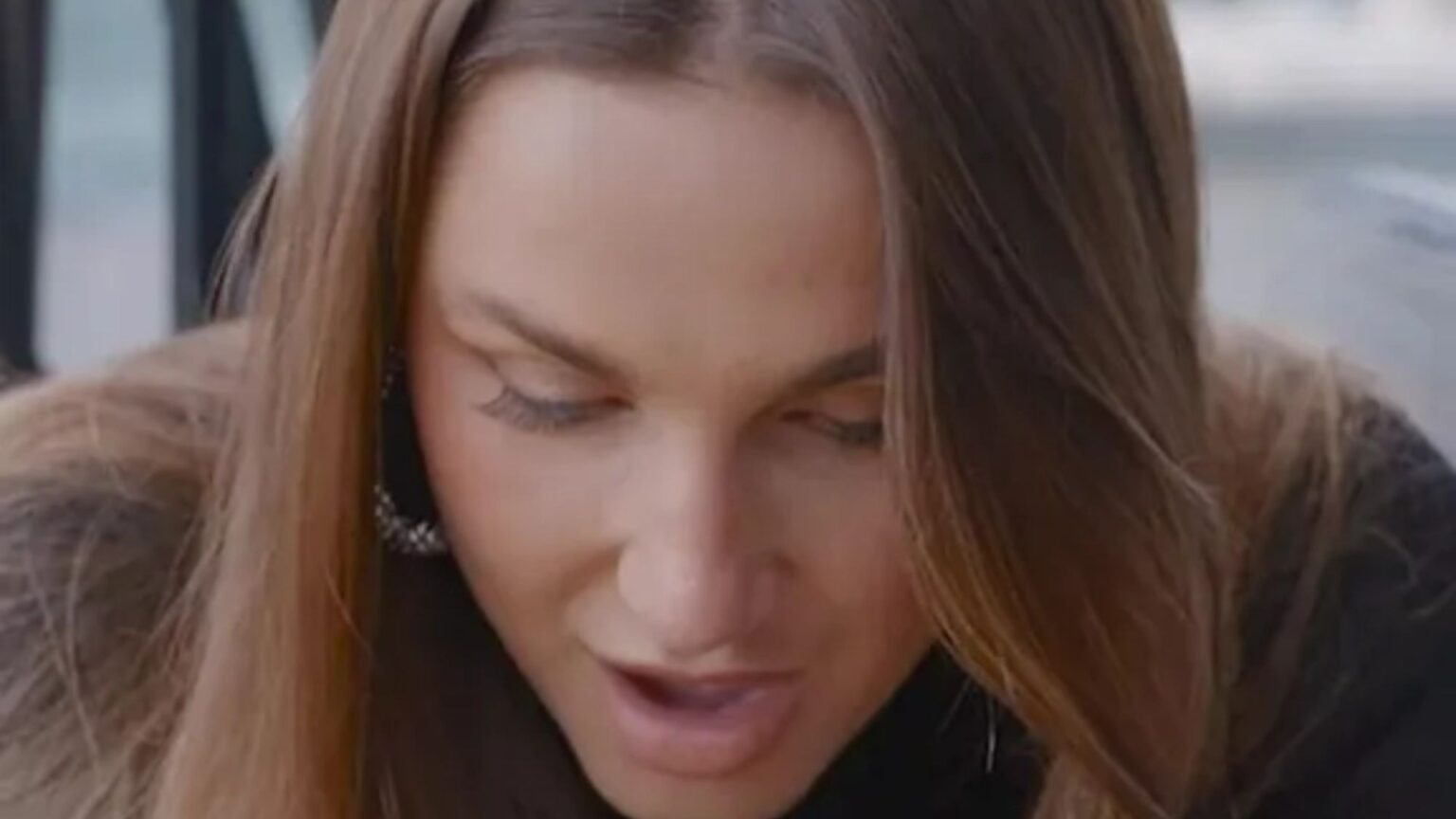 Sam Faiers stunned as she finds her bed linen on CLEANER’S bed after burglary