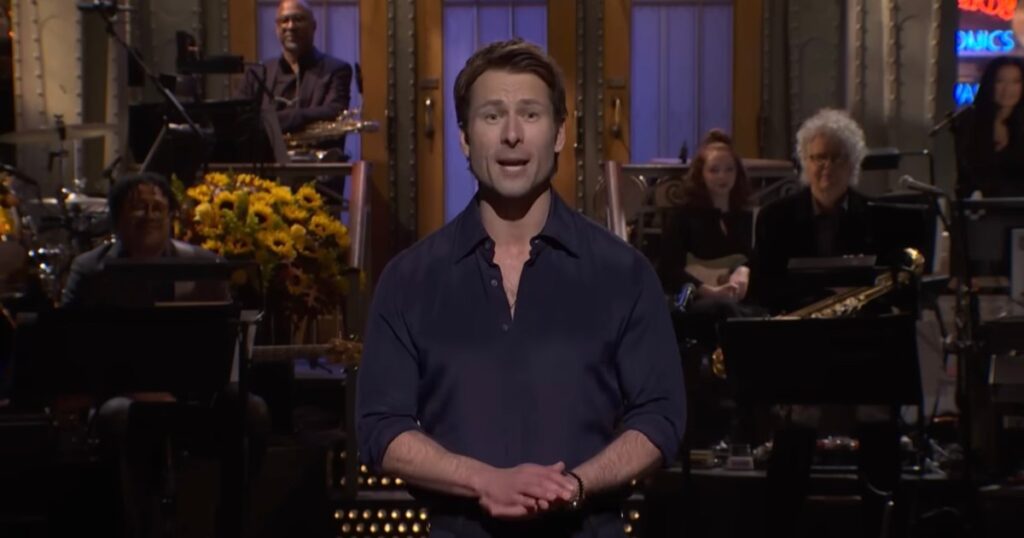 Glen Powell Flies UPS Chauffeur to New York City to See Him on ‘Saturday Night Live’ to Settle 4-Year-Old Rating