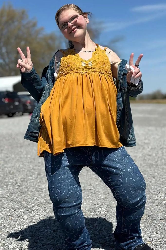 Tammy Slaton poses for a picture