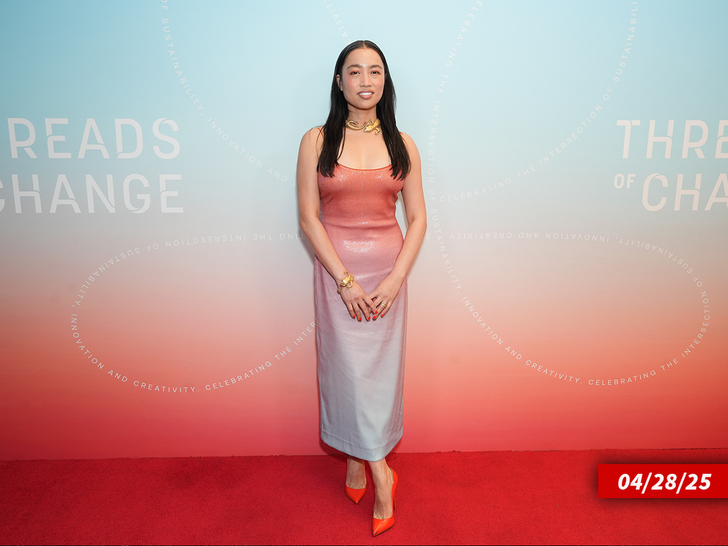 yi zhou sub getty swipe 2