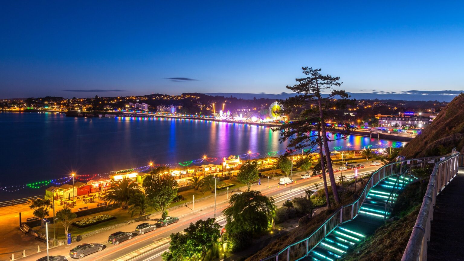 27 complimentary joyful experiences throughout the UK from light routes to Santa’s grotto 27 complimentary joyful experiences throughout the UK from light routes to Santa’s grotto